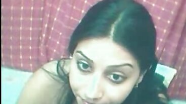 டிஜிட்டல் ப்ளேகிரவுண்டில் இருந்து அற்புதமான எமிலி வில்லிஸ் மற்றும் கர்மா RX உடன் லெஸ்பியன் காட்சி